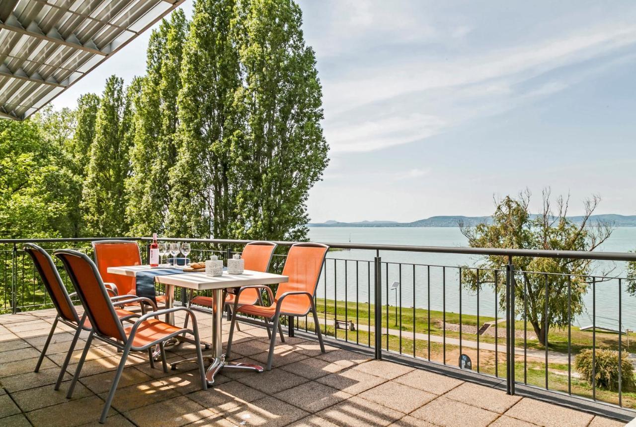 Panoramic Art Apartment With Jacuzzi บาลาตอนแลลเล ภายนอก รูปภาพ